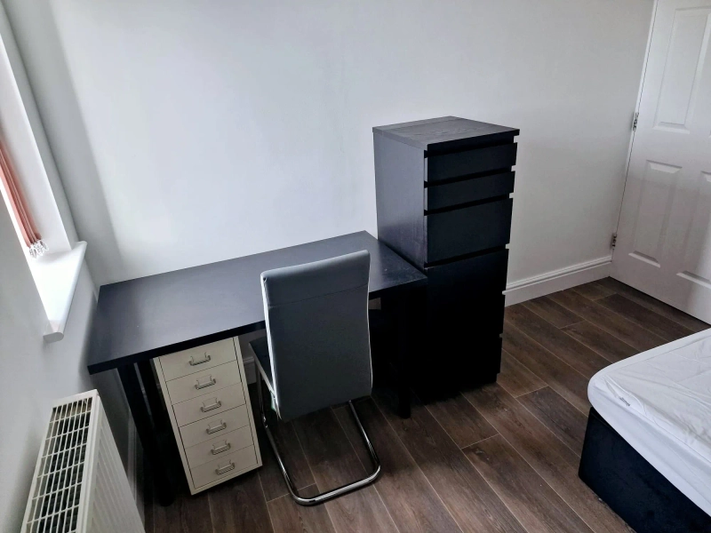 3 Bedroom - Flat 7,  Bawas place - Alfreton Road - Thumbnail 6